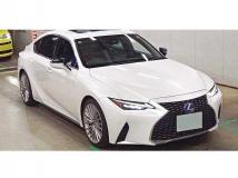 2021 Lexus IS