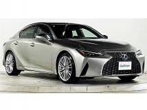 2021 Lexus IS