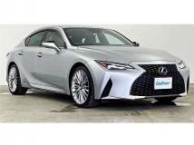 2021 Lexus IS