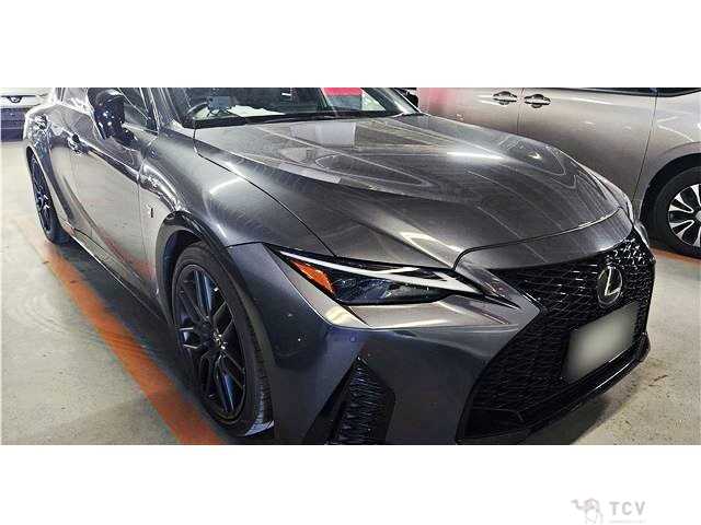 2021 Lexus IS