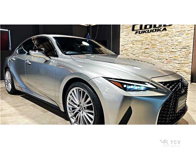 2021 Lexus IS