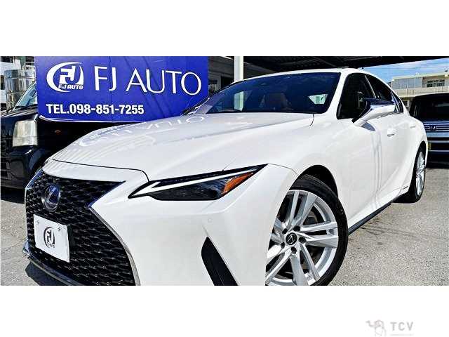 2021 Lexus IS