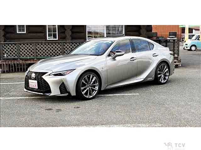 2021 Lexus IS
