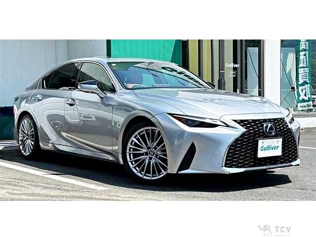 2021 Lexus IS