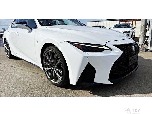 2021 Lexus IS