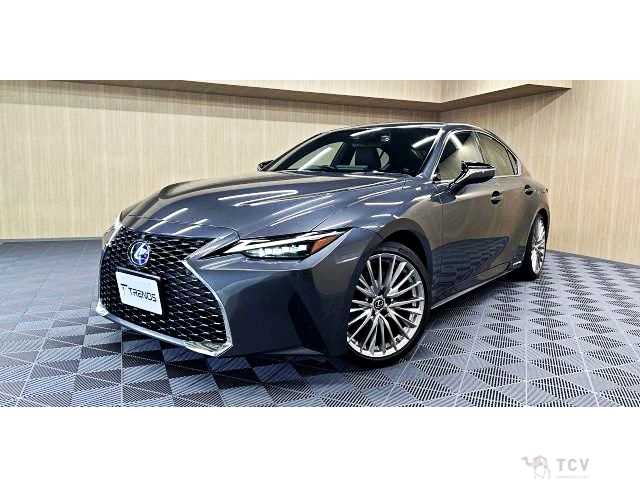 2021 Lexus IS