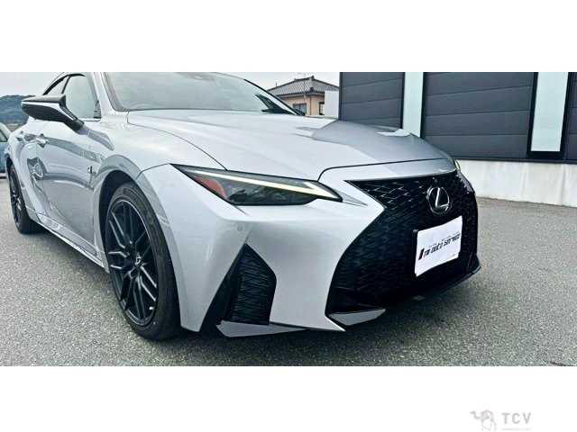 2021 Lexus IS