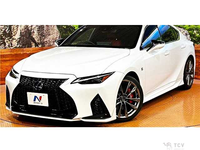 2021 Lexus IS