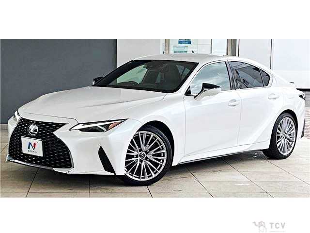 2024 Lexus IS