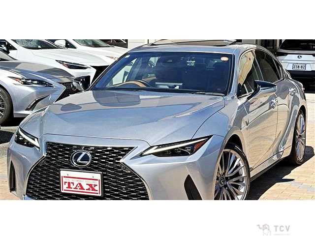 2023 Lexus IS