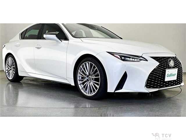 2023 Lexus IS