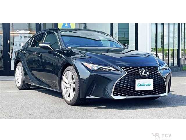2022 Lexus IS