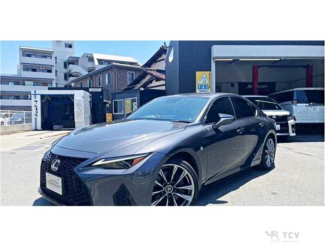 2022 Lexus IS