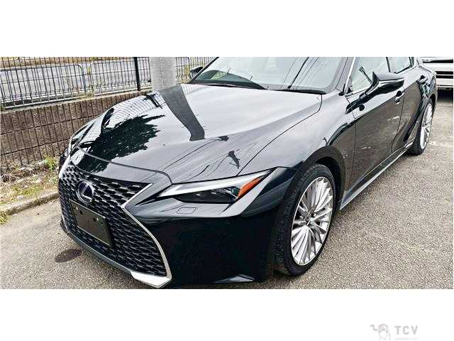 2022 Lexus IS