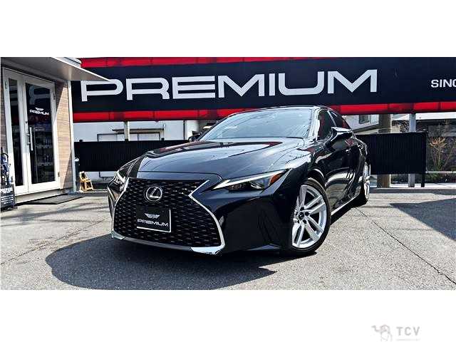 2022 Lexus IS