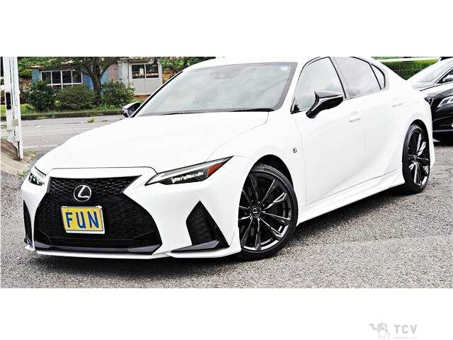 2022 Lexus IS