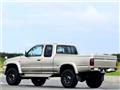 2004 Toyota Hilux