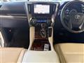 2015 Toyota Alphard Hybrid