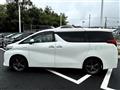 2015 Toyota Alphard Hybrid