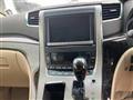 2013 Toyota Alphard Hybrid