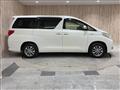 2013 Toyota Alphard Hybrid