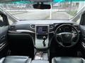 2013 Toyota Alphard Hybrid