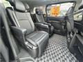 2013 Toyota Alphard Hybrid
