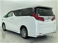 2018 Toyota Alphard Hybrid