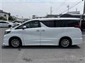 2017 Toyota Alphard Hybrid