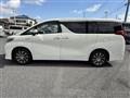 2017 Toyota Alphard Hybrid