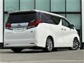 2017 Toyota Alphard Hybrid