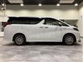 2019 Toyota Alphard Hybrid