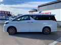 2022 Toyota Alphard Hybrid