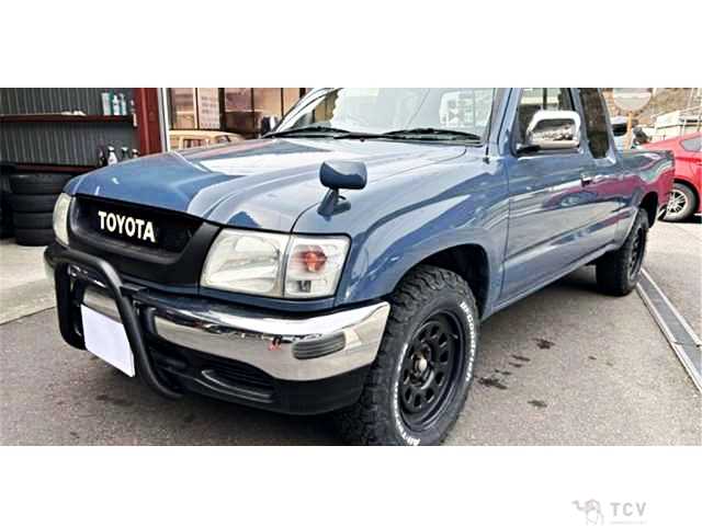 2003 Toyota Hilux