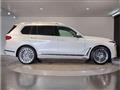 2023 BMW X7