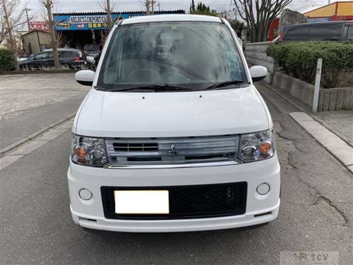 2010 Mitsubishi Toppo
