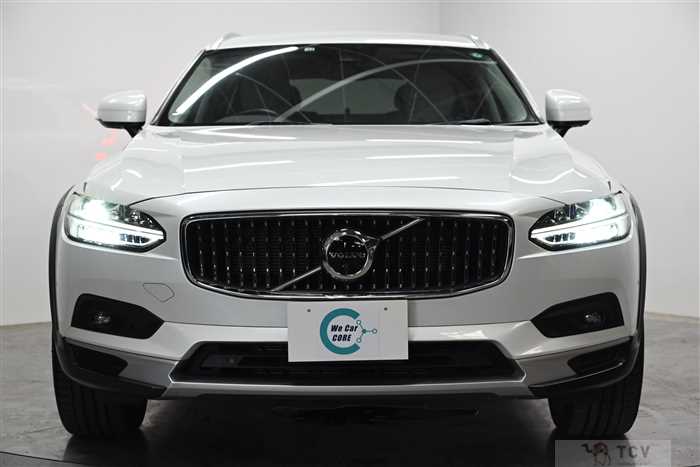 2022 Volvo Cross Country