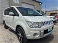 2011 Mitsubishi Delica D5