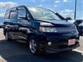 2005 Toyota Voxy
