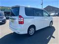 2010 Toyota Noah