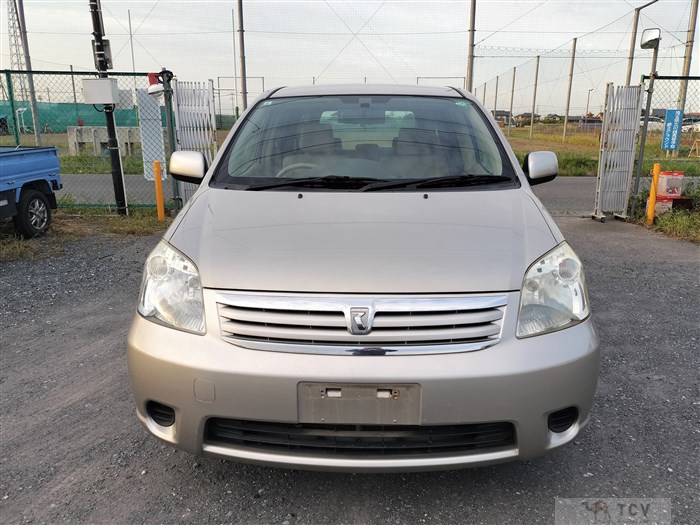 2003 Toyota Raum