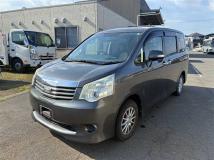 2013 Toyota Noah
