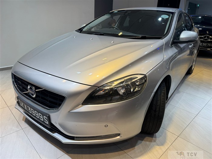 2015 Volvo V40
