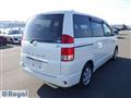 2007 Toyota Noah