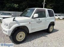 2000 Mitsubishi Pajero Mini