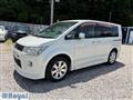2010 Mitsubishi Delica D5