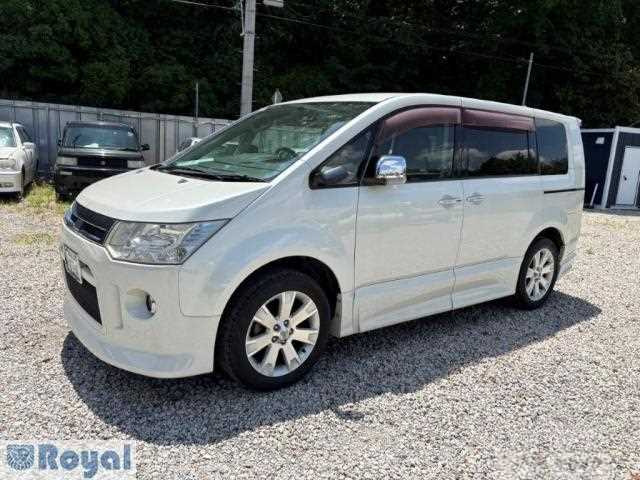 2010 Mitsubishi Delica D5