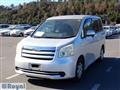 2010 Toyota Noah