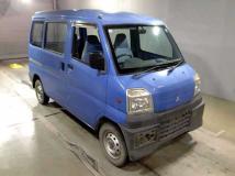 2000 Mitsubishi Minicab Van