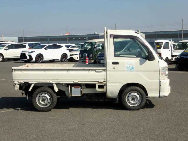 Daihatsu Hijet Truck 2001 photo 3